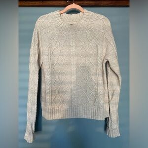 Gap cable knit sweater in khaki color